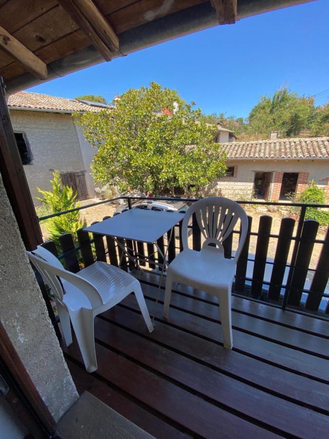 Philoufleur - Gite Restaure En Campagne Chaneins Exterior photo