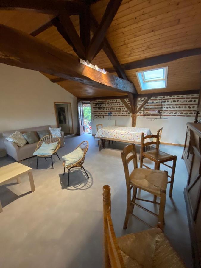 Philoufleur - Gite Restaure En Campagne Chaneins Exterior photo
